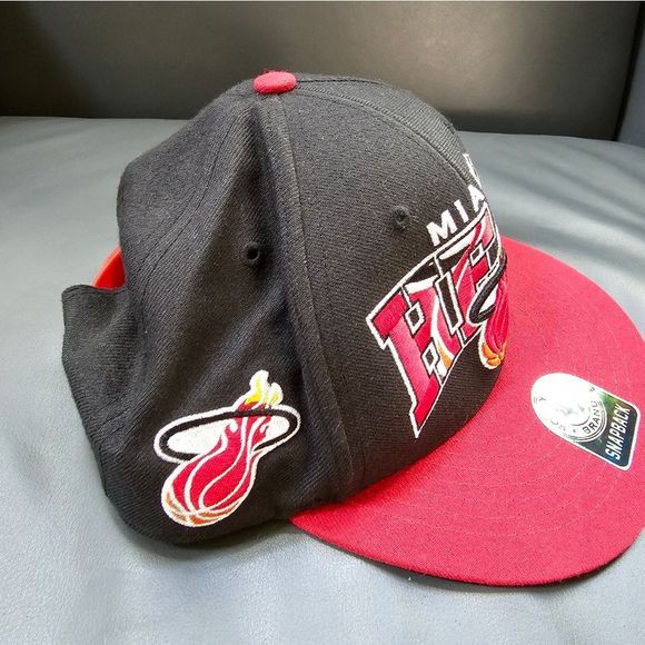 MIAMI HEAT 47 Brand Adjustable‎ Snapback Hat - Picture 2 of 6